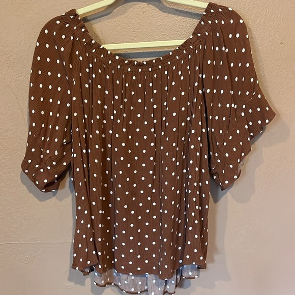 Brown polkadot blouse - Picture 3 of 3